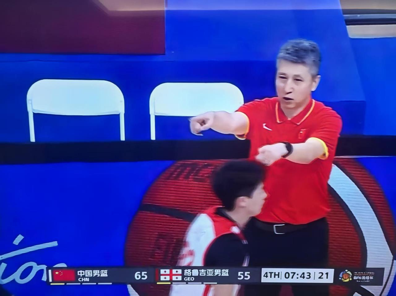 7月25日的团结杯四国男篮热身赛，中国男篮74：63战胜格鲁吉亚男篮。
这场比赛