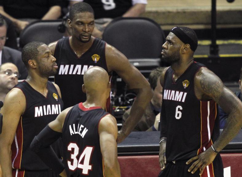 近日，前NBA球员、詹姆斯热火时期队友克里斯·波什在个人推特上发布视频，谈到了詹