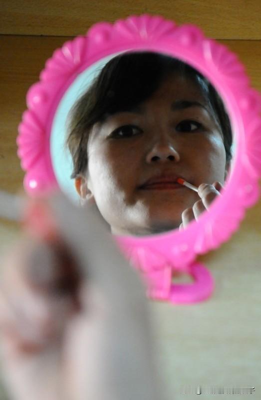 女出纳6年贪4289万公款获刑14年 央视披露的这起“小官巨贪”案太惊人了！某事