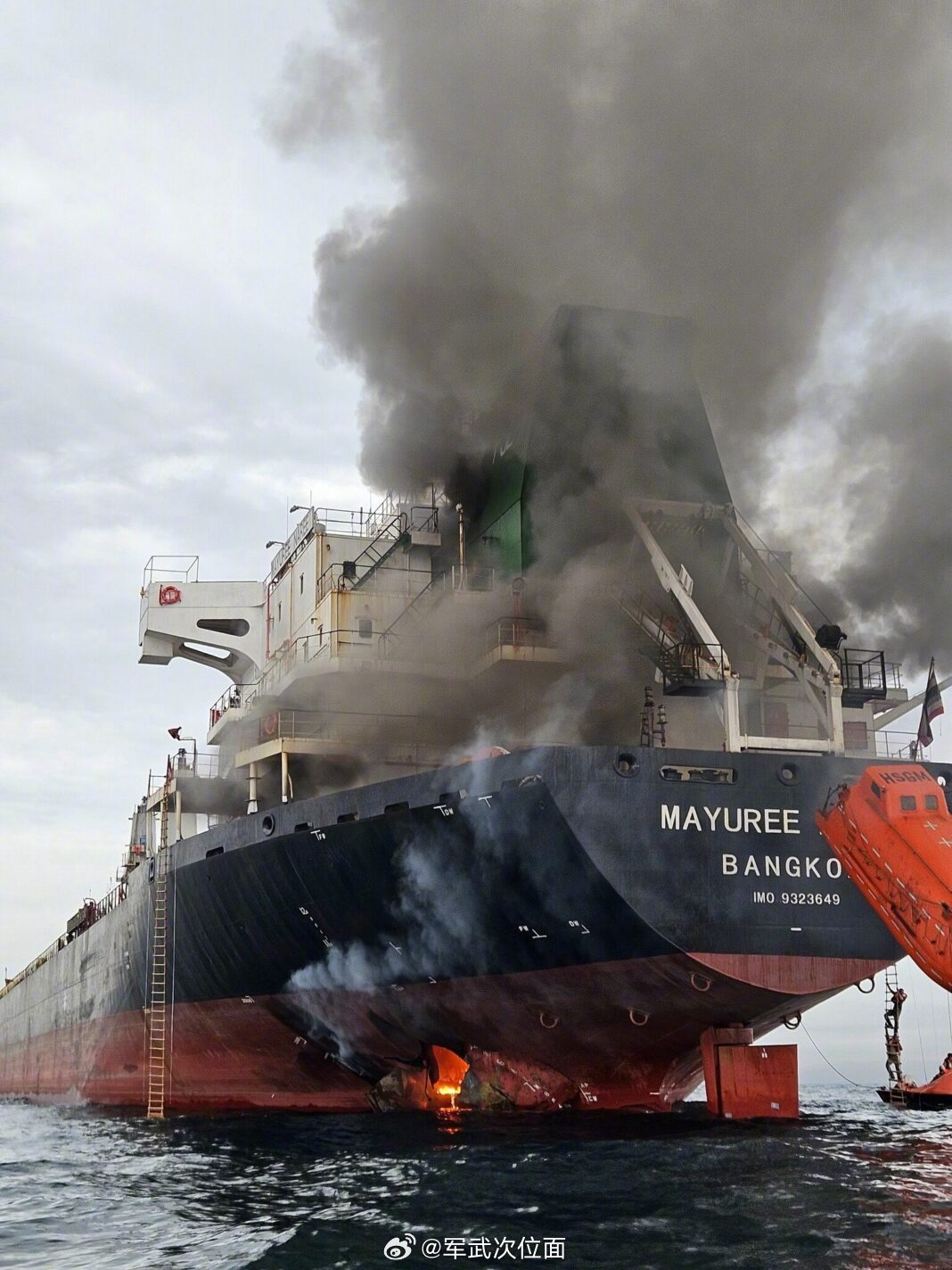 过霍尔木兹海峡的油轮受到了什么袭击？烽火问鼎计划