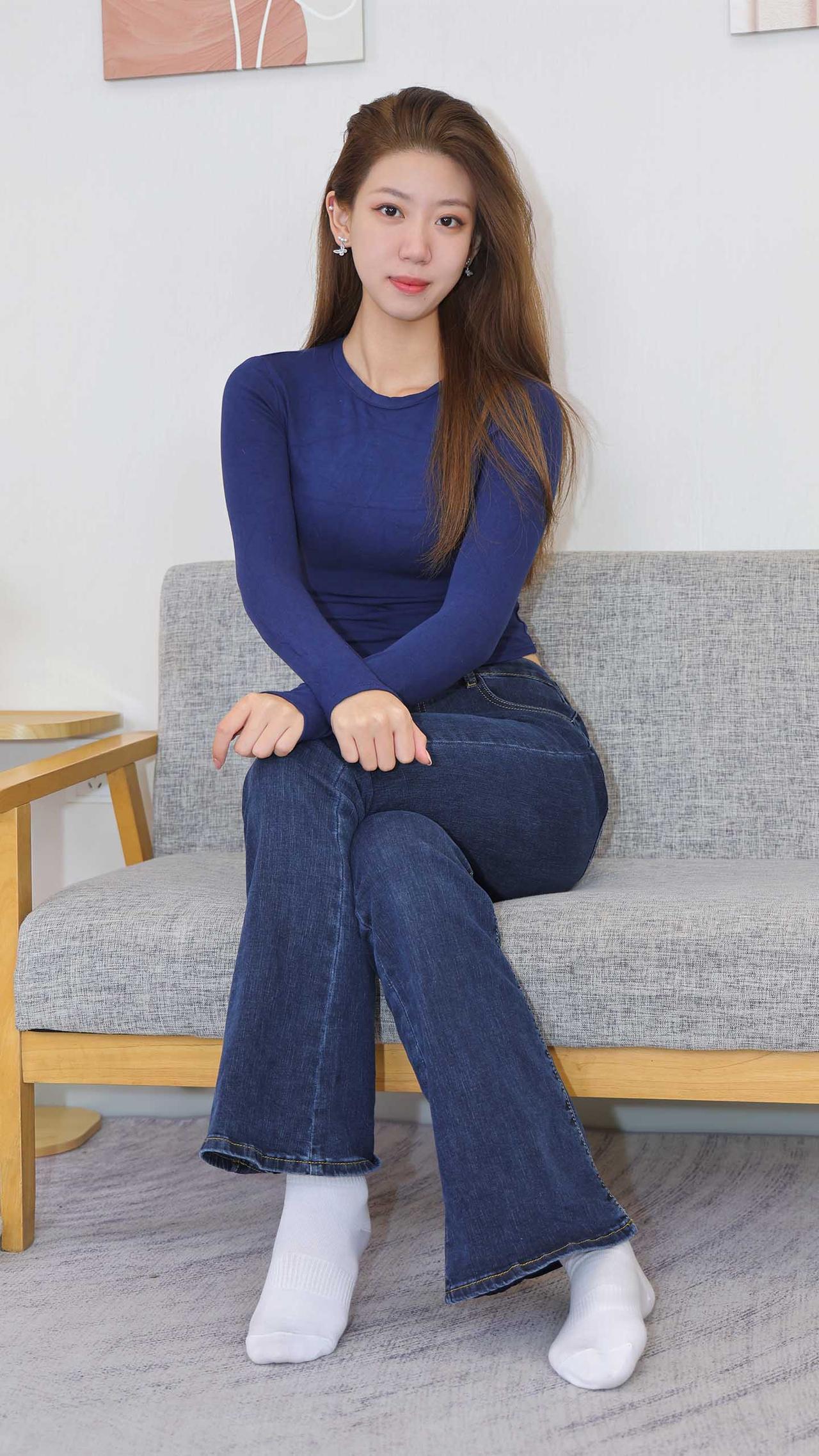 好看还是牛仔裤。靓女的优美影像分享 美女人像群