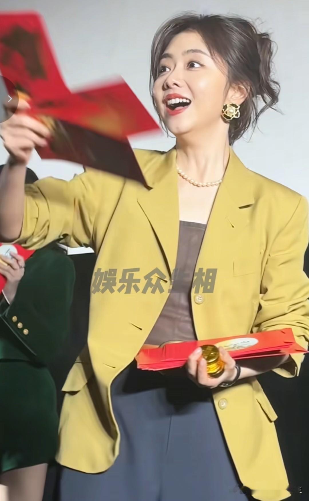 不关角色深浅，只因松韵在光里，便一心欢喜如初🌹松韵唱歌 松韵美学 松影华服照
