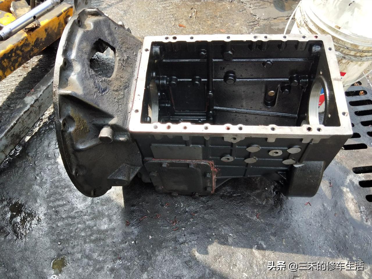 质量很差的变速箱，修理工最喜欢的变速箱，司机见了都害怕，好多司机用了这款变速箱，