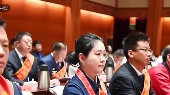 别被假象骗了！五一劳模名单里，藏着我们没看见的真相
 
看完五一劳模名单，很多人