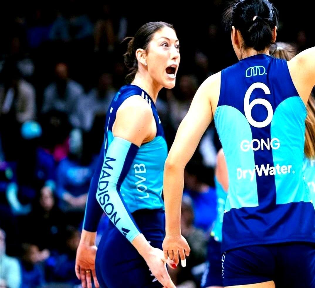 带八连败的垫底队客场掀翻刚赢过联赛领头羊的强队，龚翔宇这趟美国打球，真没白去。