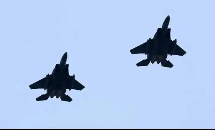 为拍“最后一次飞行”自拍，韩国两架F-15K空中相撞！损失近9亿韩元
 
据法新