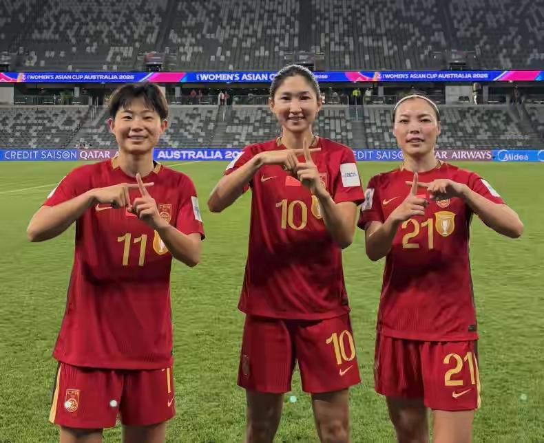 赛场庆祝原来是一份礼物，中国女足用一场胜利兑现球场约定
        这场比赛