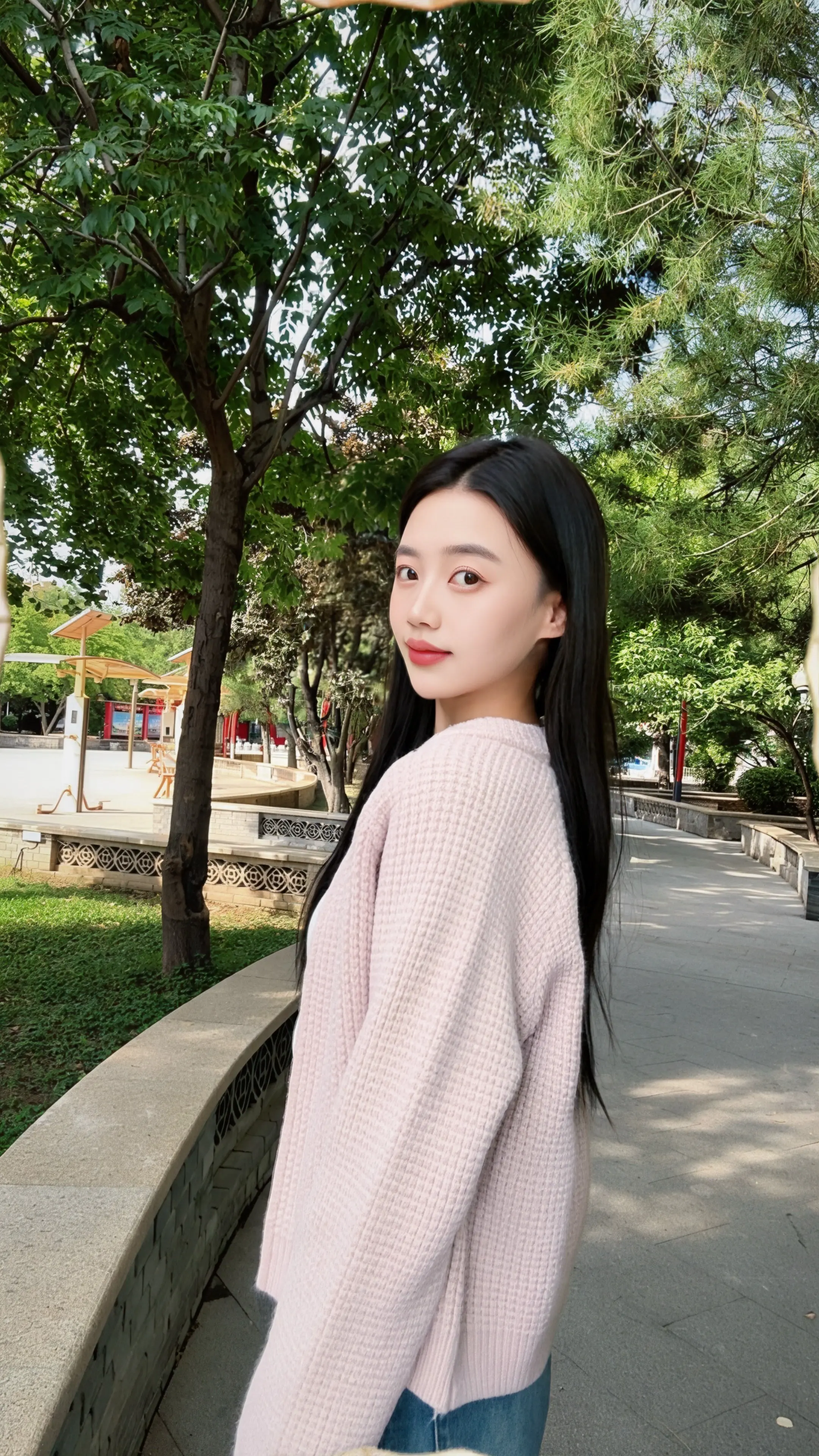 我喜欢给我带来力量的人 比如尊重鼓励 陪伴 理解 信任和拥抱.