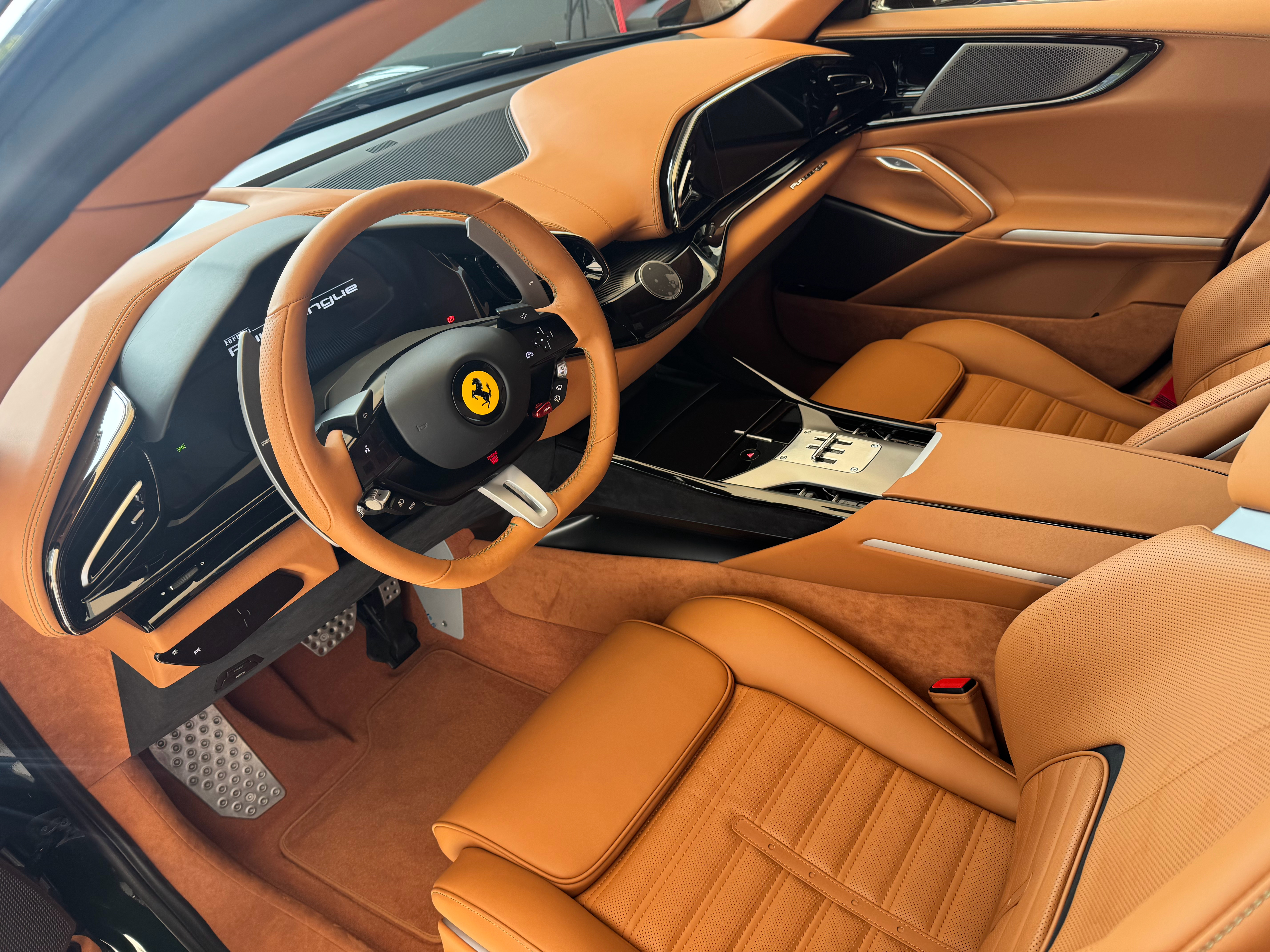 很棒配色法拉利Purosangue 