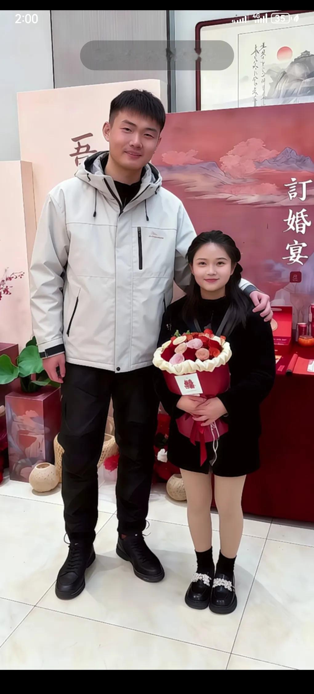 高个子男人，普遍都喜欢矮个子女人。
女孩虽然个子低一点，但是长得很漂亮。
很般配