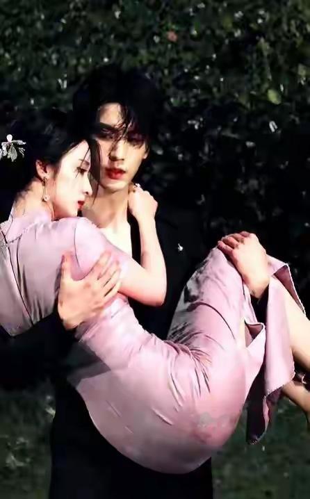 闹大了！张凌赫新剧遭权威媒体点名，措辞尖锐，真是一点颜面都不给留 