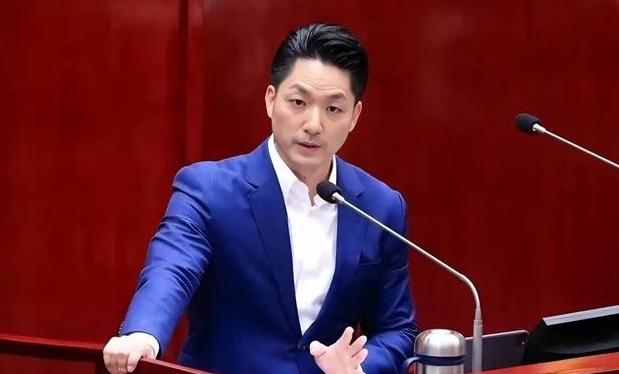岛上传来消息，台北市市长、蒋介石的曾孙蒋万安公然表示，自己绝对不可能去选下一任国