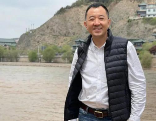 2015年，清华硕士出身的巴东县委书记陈行甲，将87名干部和不法商人被立案查处落