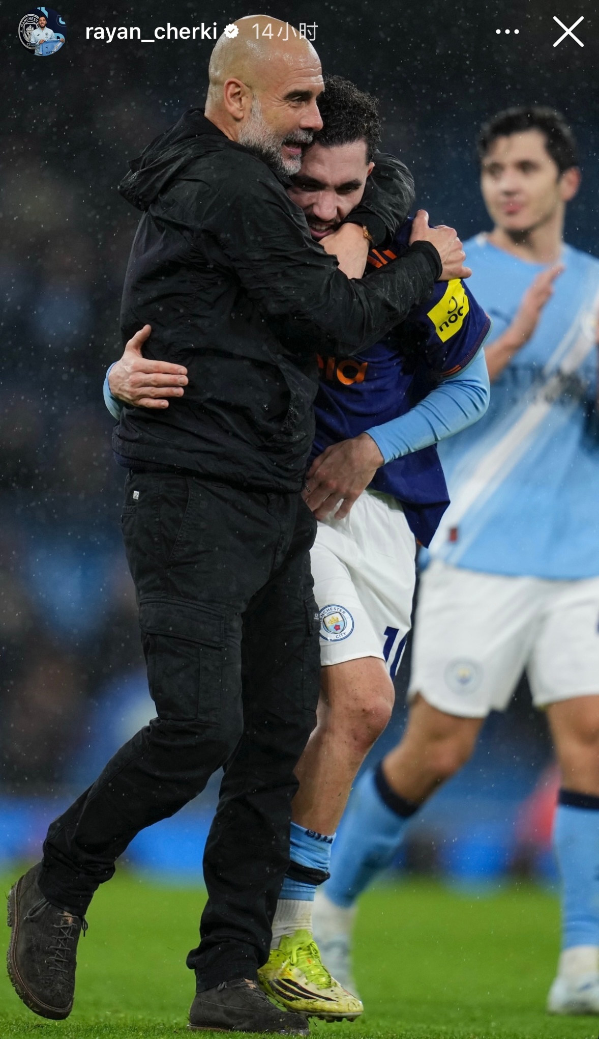 和主教练的贴贴照都要po出来