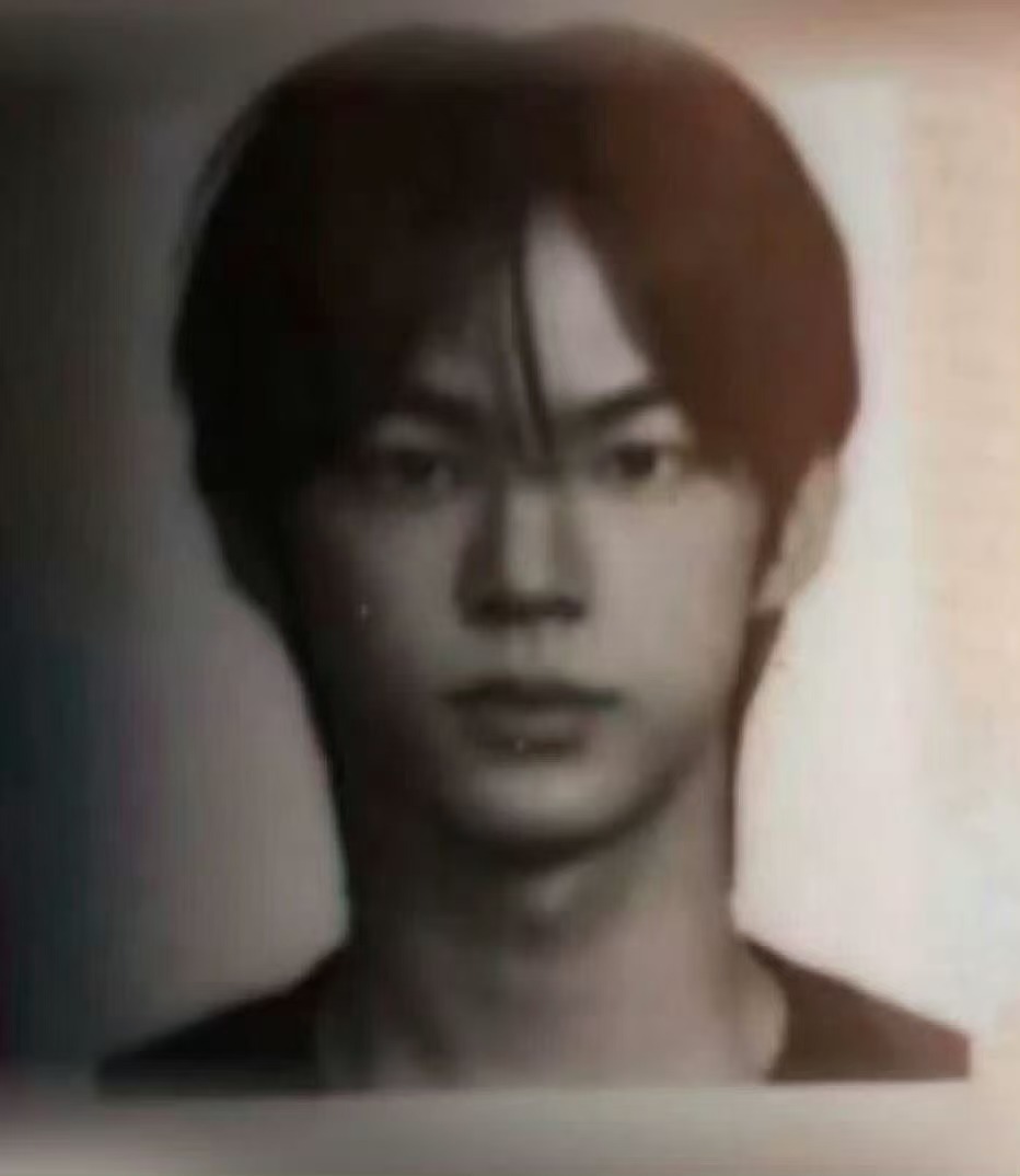 你他爸的护照拍这么帅，我爸爸 
