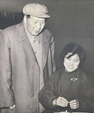 1958年毛主席到沈阳机床电器厂视察，可他发现全厂工人全都态度冷漠，就连自己问话