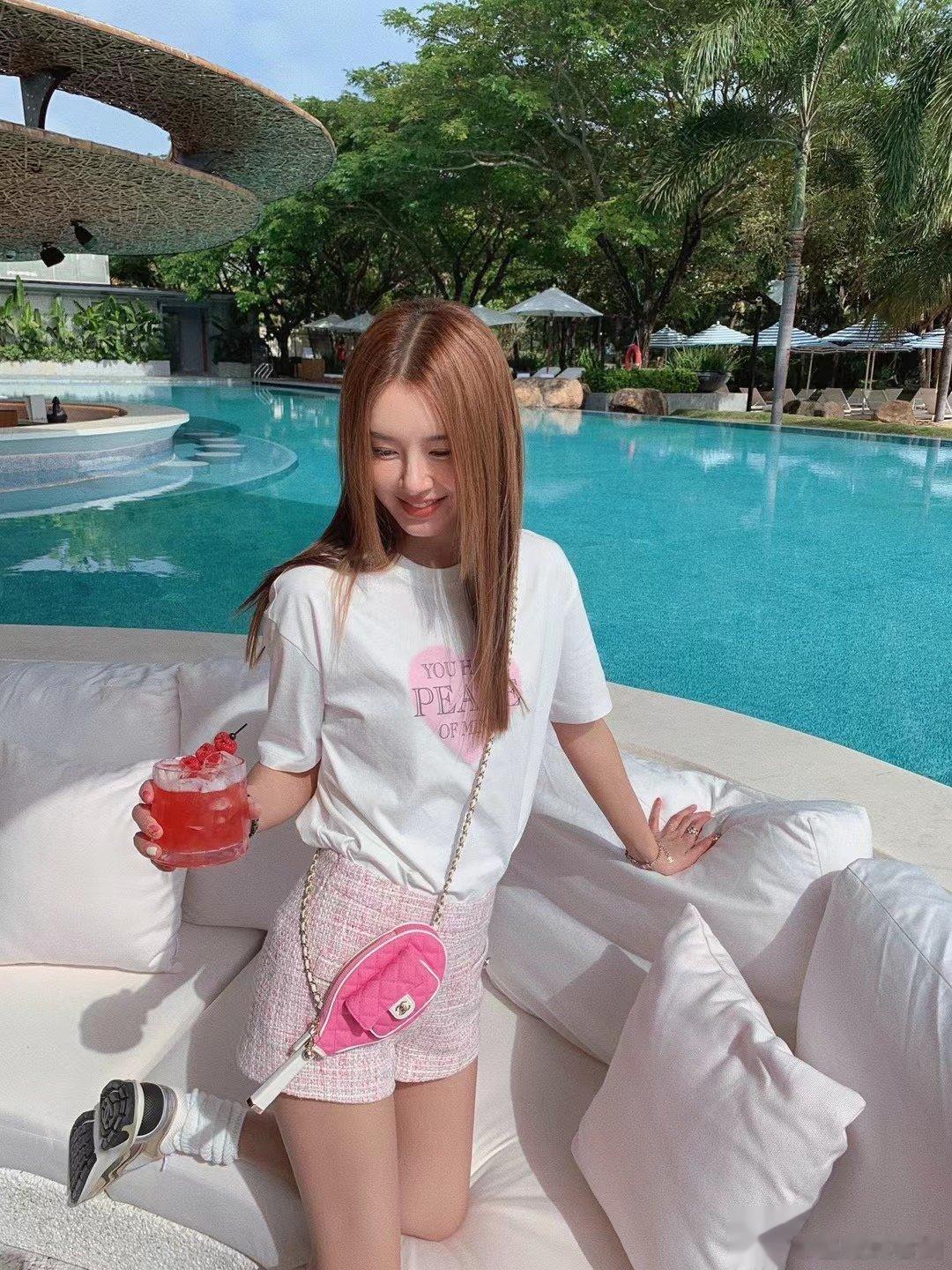  ʕ•̫͡•ʕ•̫͡•ʔ🍧🍦🍮🧁生活要多吃点甜，才能好运连连♡⃝ ​​​