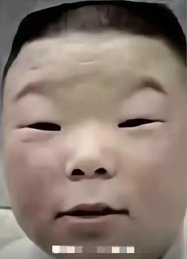 郭德纲真没瞎说，
烧饼小时候真能把狗吓一跳！

烧饼原名朱健锋，艺名朱云峰，
“