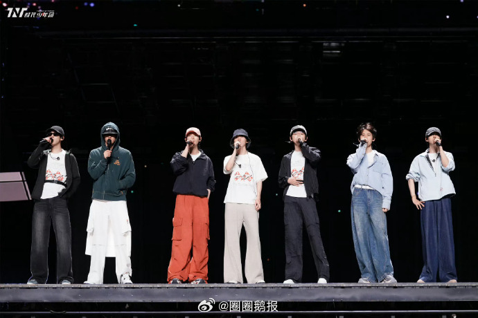 邵兵认全时代少年团 作为粉丝真的特别感动！终于遇到愿意主动了解他们的前辈，邵兵全