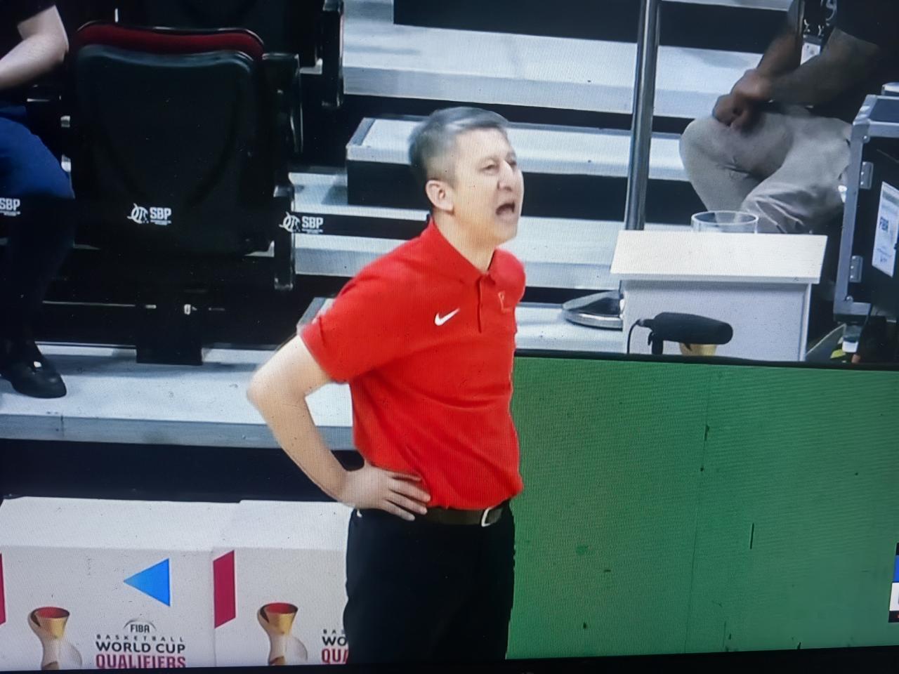 男篮客场再次上演11分绝地大翻盘，必须要表扬5大赢球功臣！
1 第一大赢球功臣-