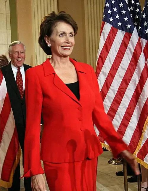 美国前众议长佩洛西说：“特朗普是最卑鄙无耻的家伙，地表上最坏的人！”
     