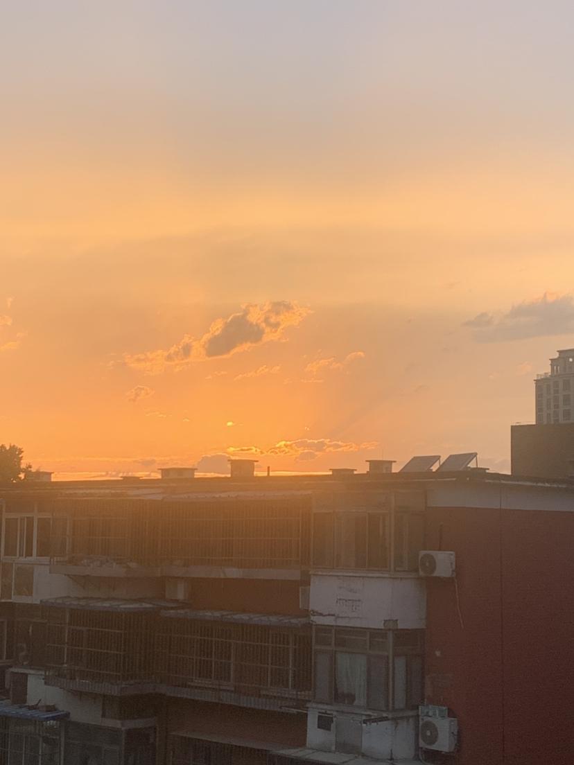 我的今日状态：😁轻松愉快
我这里的天气：☀️晴天