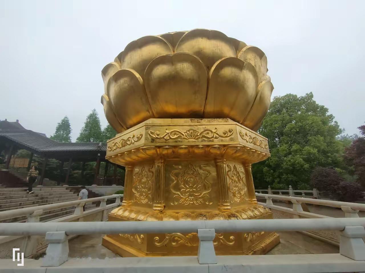 “相濡以沫”的本义不是赞美

        相濡以沫出自《庄子》，是说两条鱼被