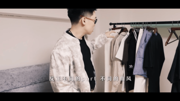 弹壳小白聚是一团火散是满天星从前一起抱团钻研说唱，后来各自奔赴不同赛道，再次相遇