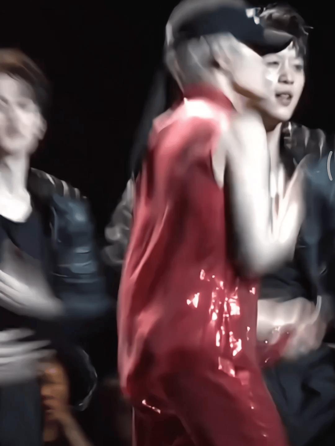 #檀健次顶胯这一下##檀健次[超话]#一下子顶到我心里了，好帅啊檀健次 ​​​