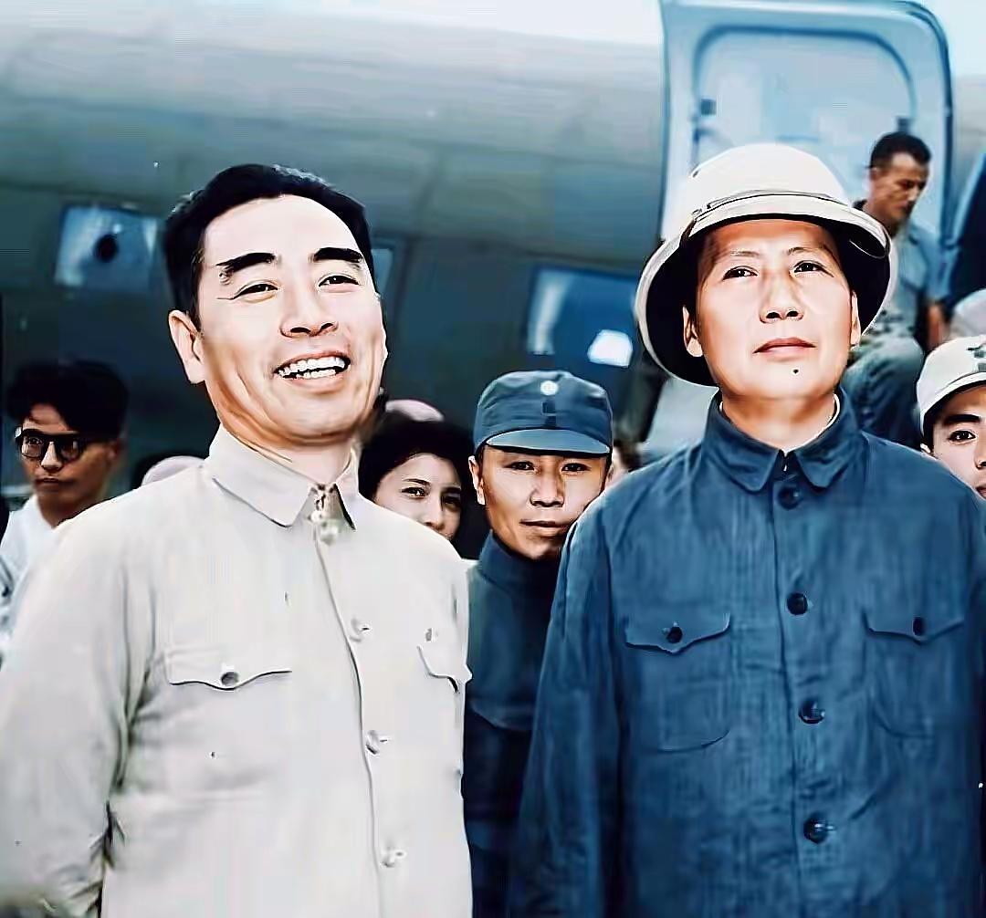 世纪绝配！毛周五十年并肩，为何成为中国历史最动人的搭档
 
开篇直击人心，用大众