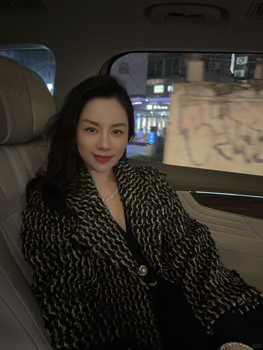 读万卷书行万里路，胸中脱去尘浊～