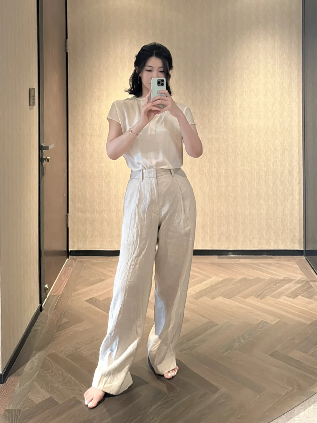 皱巴巴的亚麻 皱巴巴的我