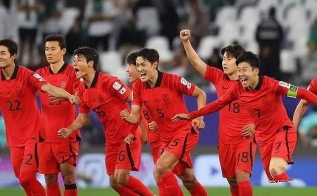 性贿赂！韩国足球炸出惊天烂事！7场球性贿赂20名裁判，赢球靠“床上哨”？咱中国足
