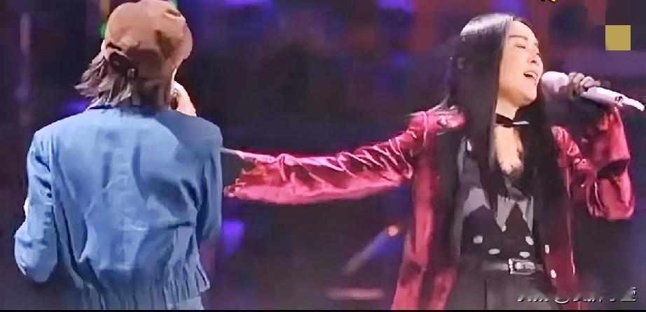 冬日生活打卡季窦靖童那英2026跨年同台演出经典对唱《你要如何我们就如何》王菲的