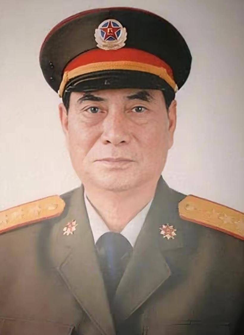 1990年广州军区司令员张万年，调任济南军区司令员。军委领导集体找他谈话，听取他