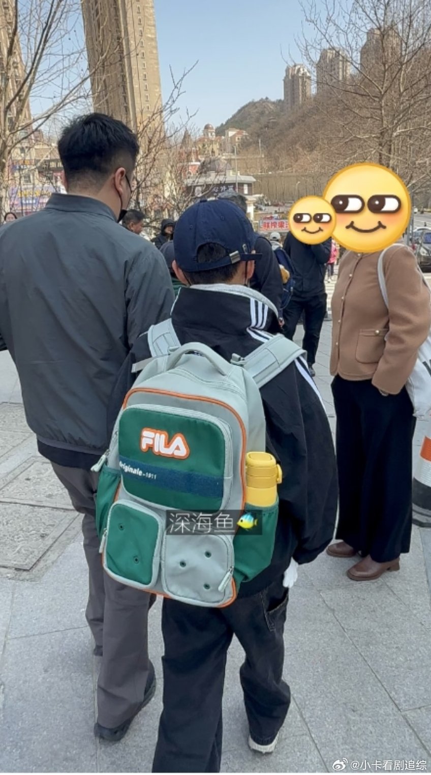 东北同学护佟弋怼私生好刚私生在东北遭佟弋同学群怼是这位吗？毫无意识自己的行为就是