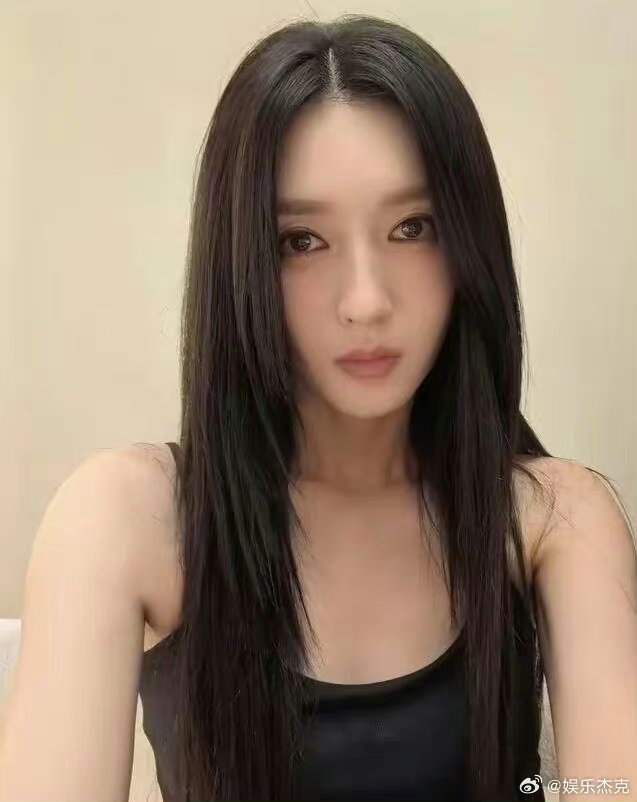 江疏影近照曝光，和以前比起来咋变化这么大呢？ ​​​