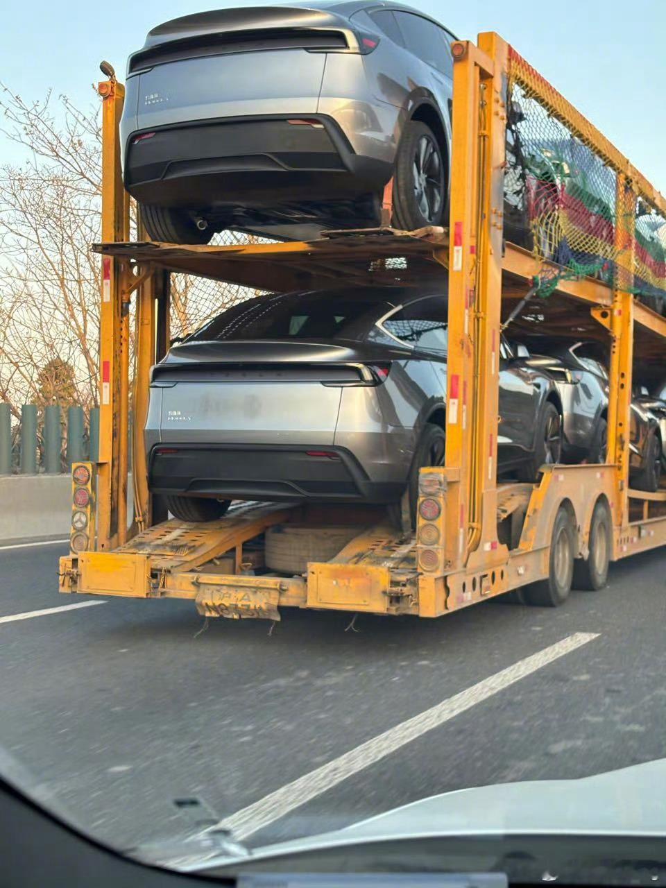 谁订了新款特斯拉Model Y？你们的车已经在发运的路上了！ 