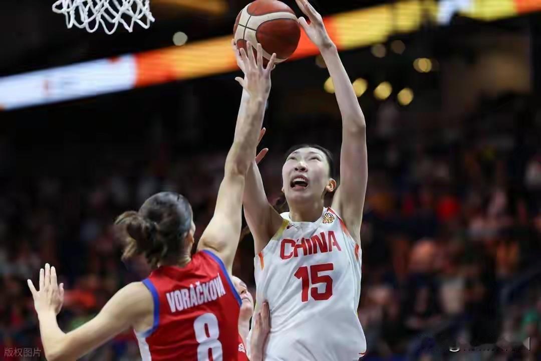 惊心动魄，全场落后关键时刻扳平比分进入加时！
2026女篮世界杯：中国女篮74-
