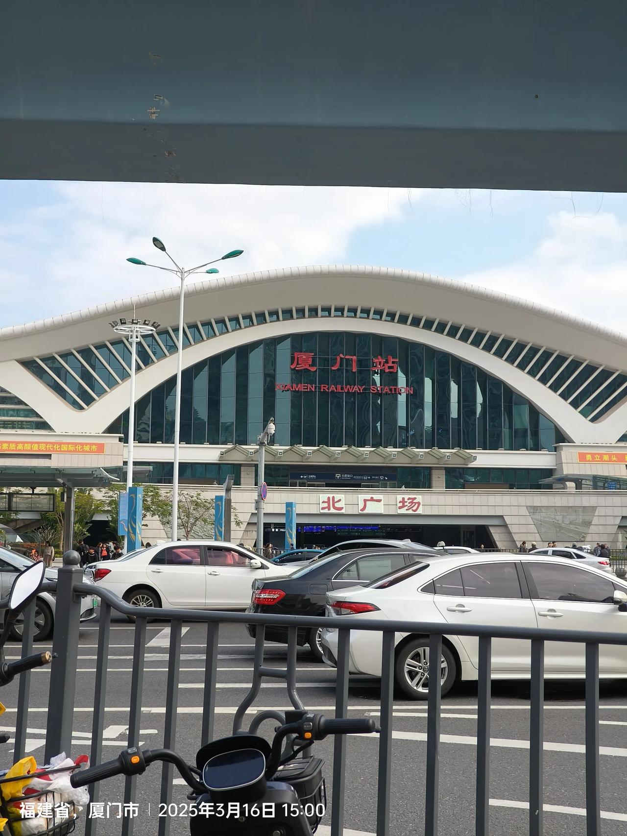 如果你的老婆生了孩子，你去岳父岳母家里报喜，按风俗，你们会怎么做？
在我们那里，