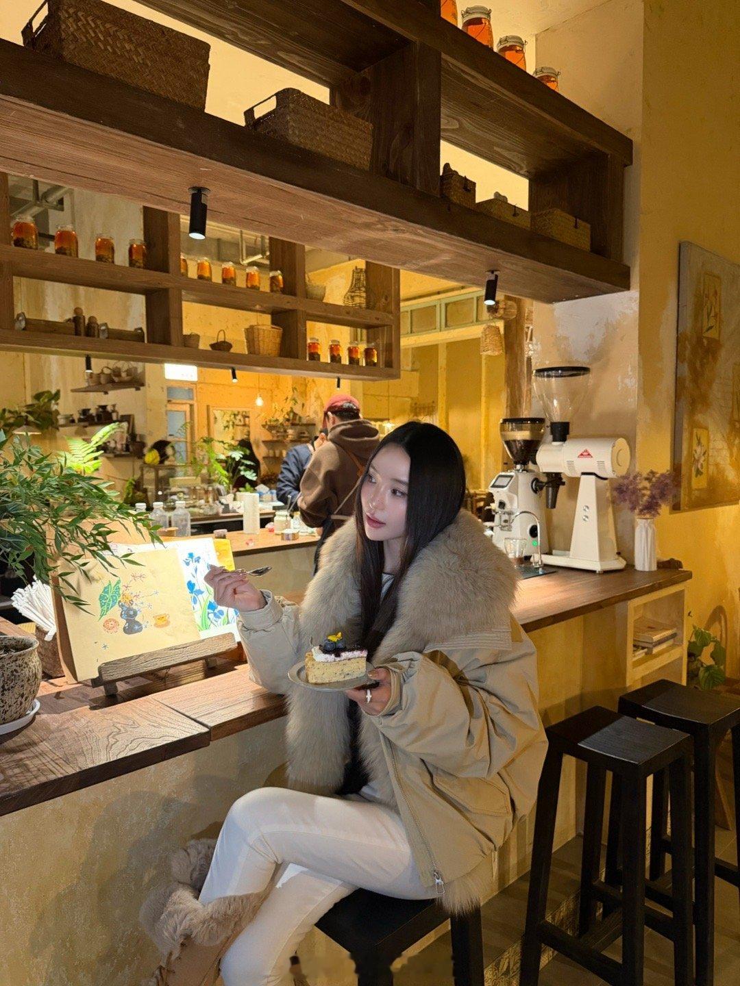 你越爱自己越是迷人🤎 