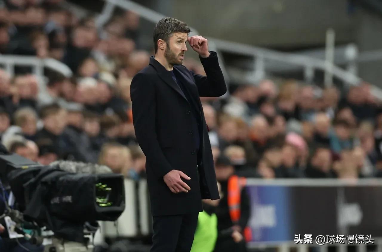 1，中场拦截，控制力不够，但凡胖虎在场多待几分钟，也不至于被绝杀

2，后防线防