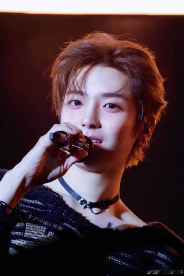 侯明昊杨无间 《碧血蝉》中的江湖秘辛一触即发，侯明昊与杨无间的表现让人忍不住想立