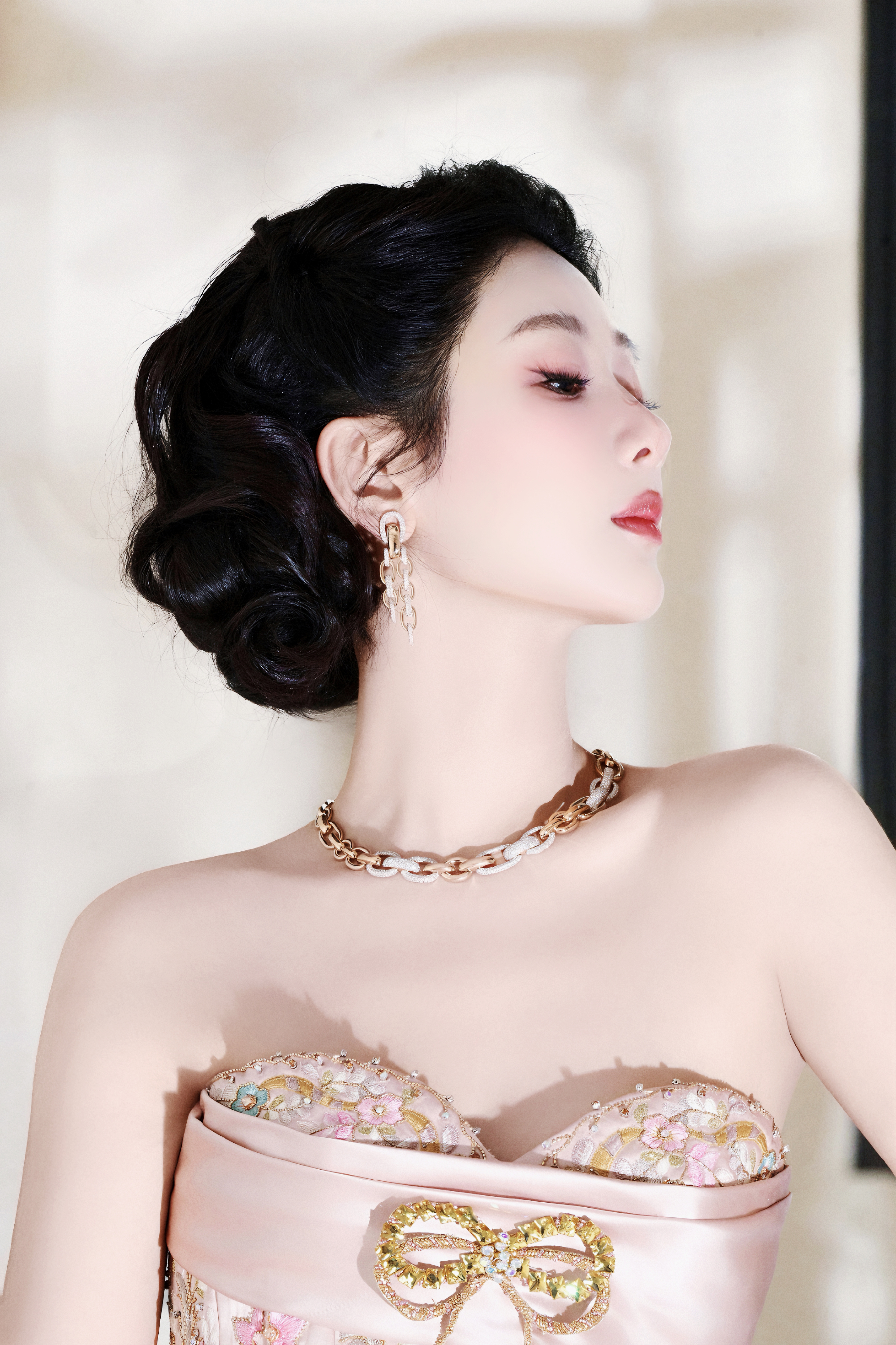杨紫玉兰花开君再来 yz 杨紫董竹君 ᴵⁿᵃᵈᵛᵉʳᵗᵉⁿᵗˡʸ ˢⁿᵉᵃᵏ ⁱ