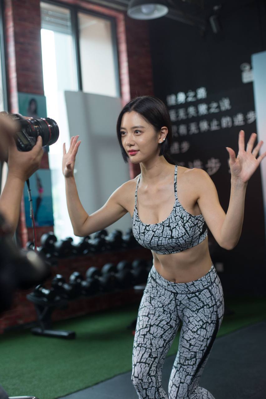 克拉拉身材真棒 ​​​