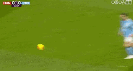 达洛这个动作，就是典型的橙色区域的犯规。如果让我选，我倾向于他偏向红色而非黄色。