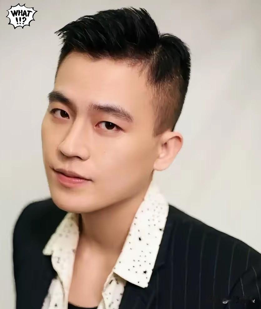 一觉睡醒，
是不是全网都知道了
33岁的全民男神欧豪，新剧《交锋》要开播了。
​