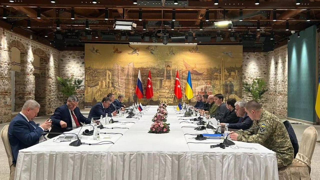 俄邀泽连斯基赴莫斯科：一场主场主导的外交博弈
 
2026年1月28日，俄罗斯总