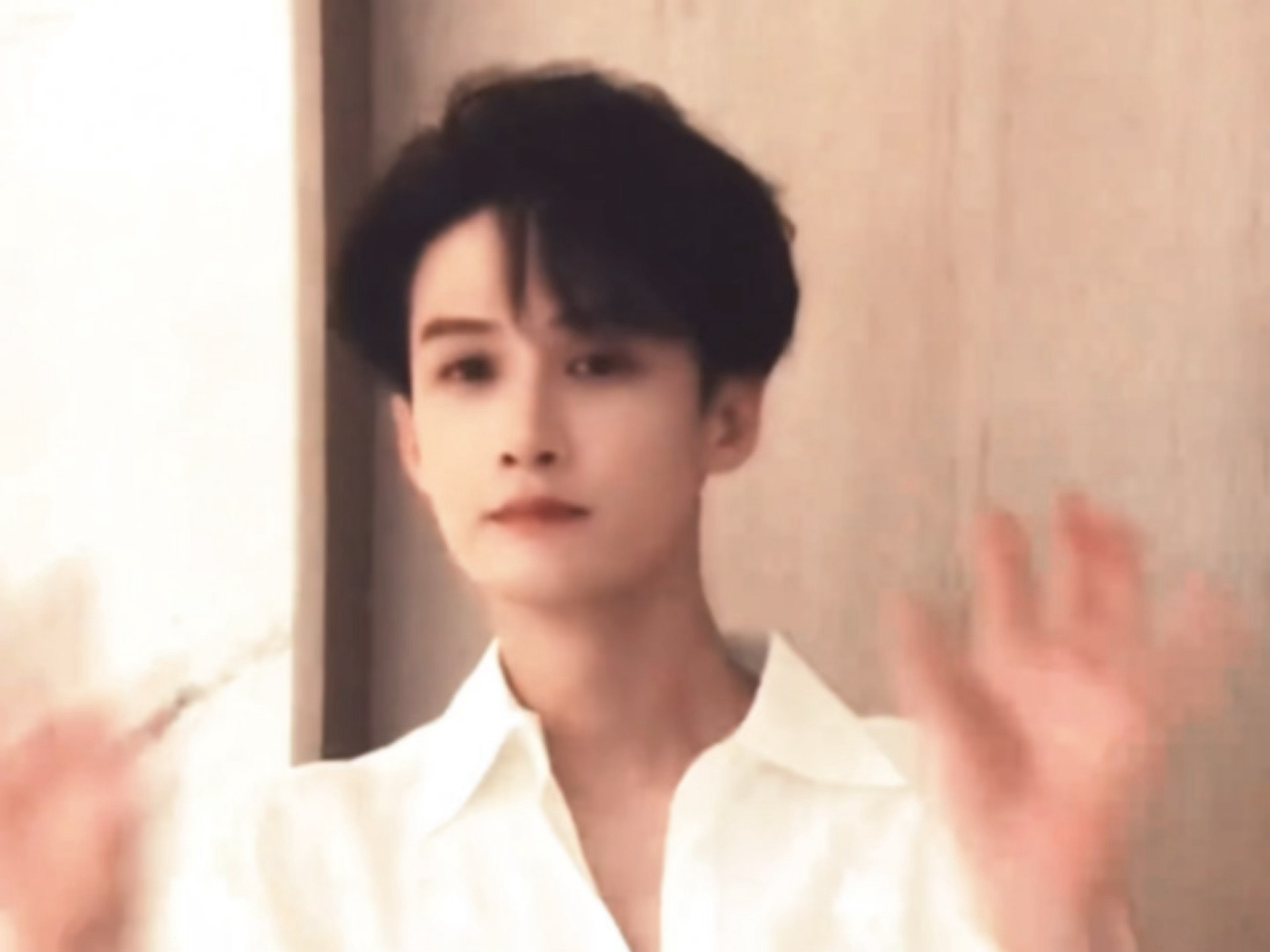 小咪亮爪爪～ ​​​