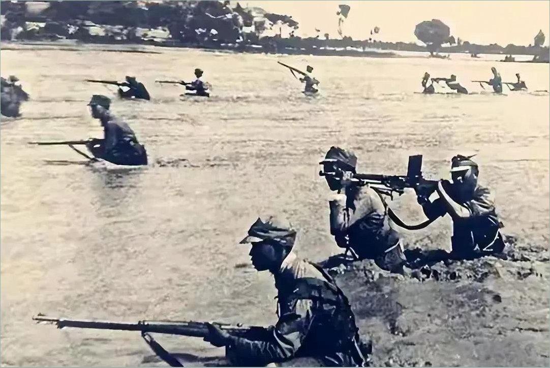 1944年，日军4万精锐猛攻邵阳，以为一天拿下，结果7000守军死守一周，打得日